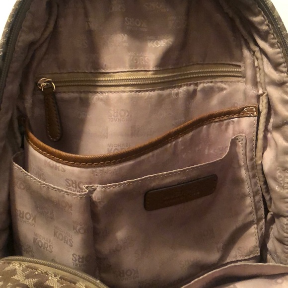 Michael kors backpack - Picture 3 of 6